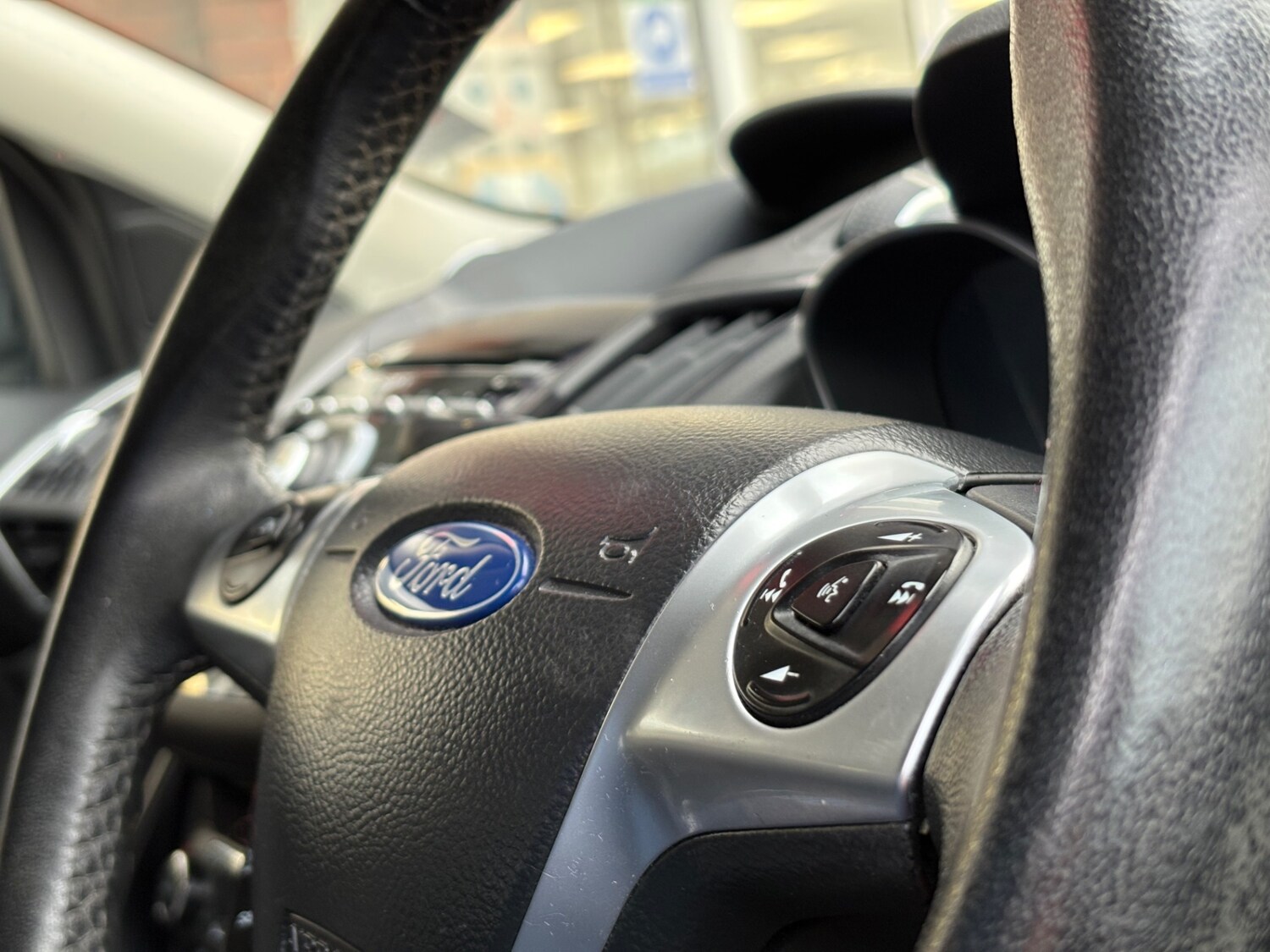 Used Ford Kuga 2015 for sale - 76566236: Photo 15