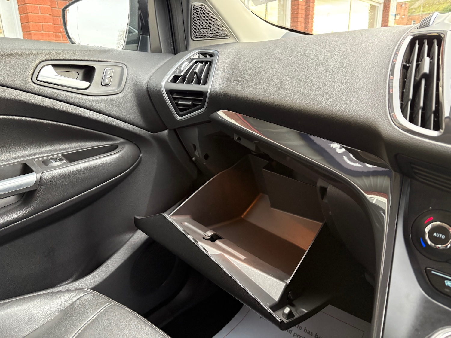 Used Ford Kuga 2015 for sale - 76566236: Photo 22