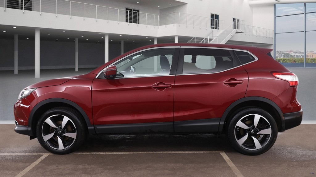 Used Nissan Qashqai 2017 for sale - 77542550: Photo 2