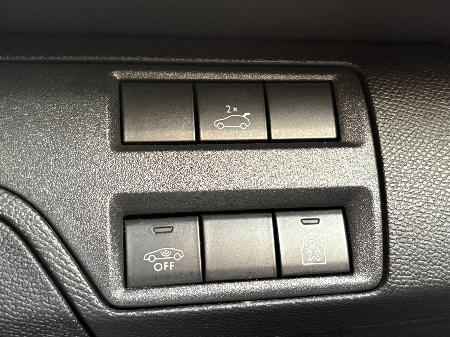 Used Peugeot 3008 2018 for sale - 76340659: Photo 24