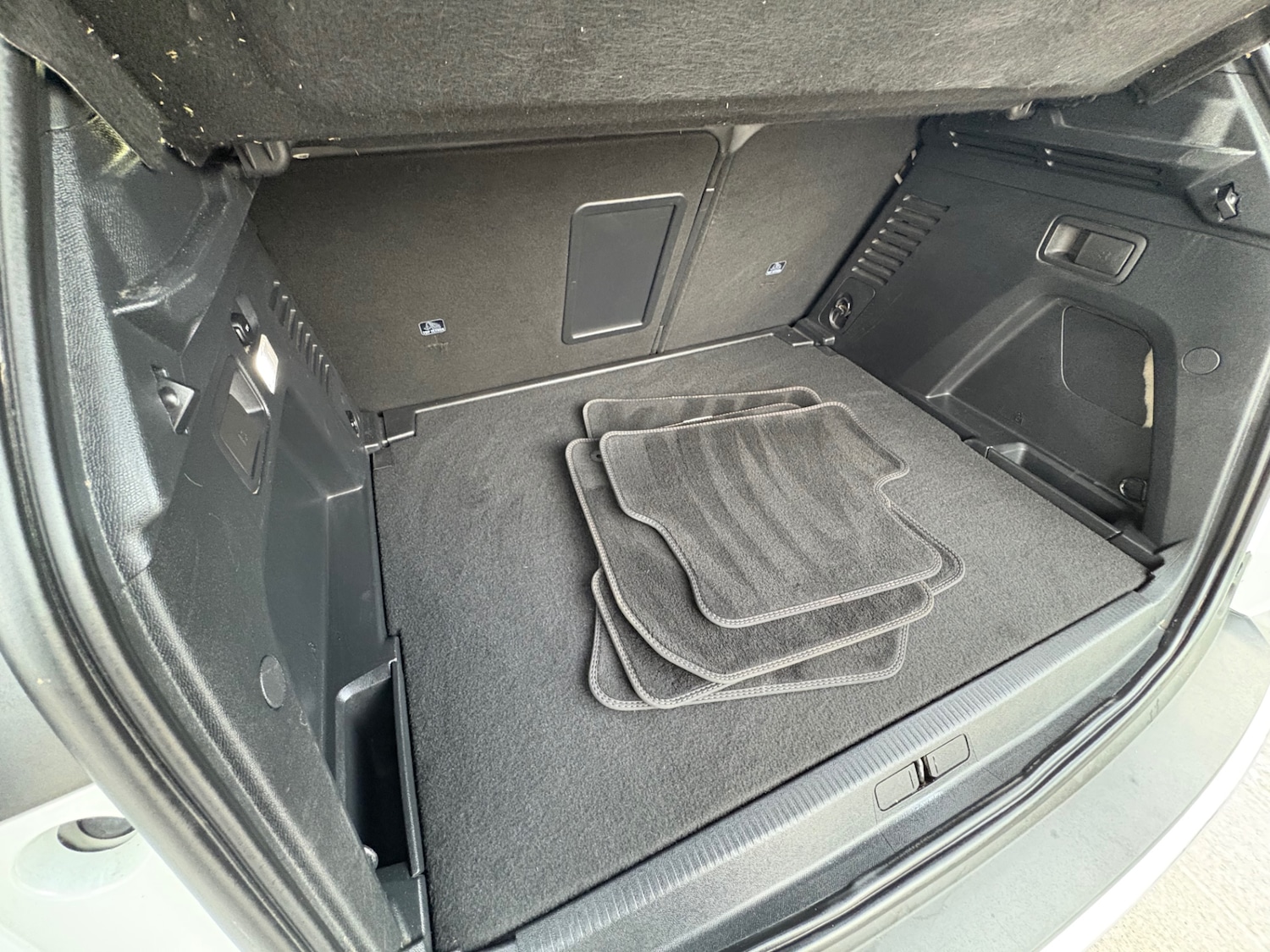 Used Peugeot 3008 2018 for sale - 76340659: Photo 25