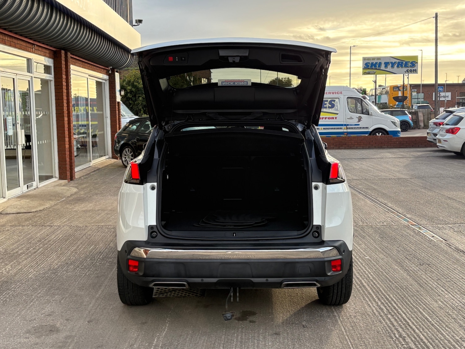 Used Peugeot 3008 2018 for sale - 76340659: Photo 27