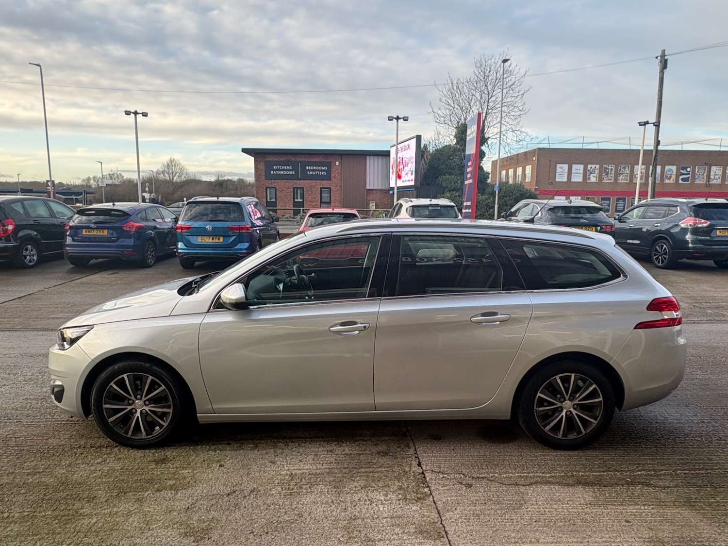Used Peugeot 308 2016 for sale - 76466074: Photo 15