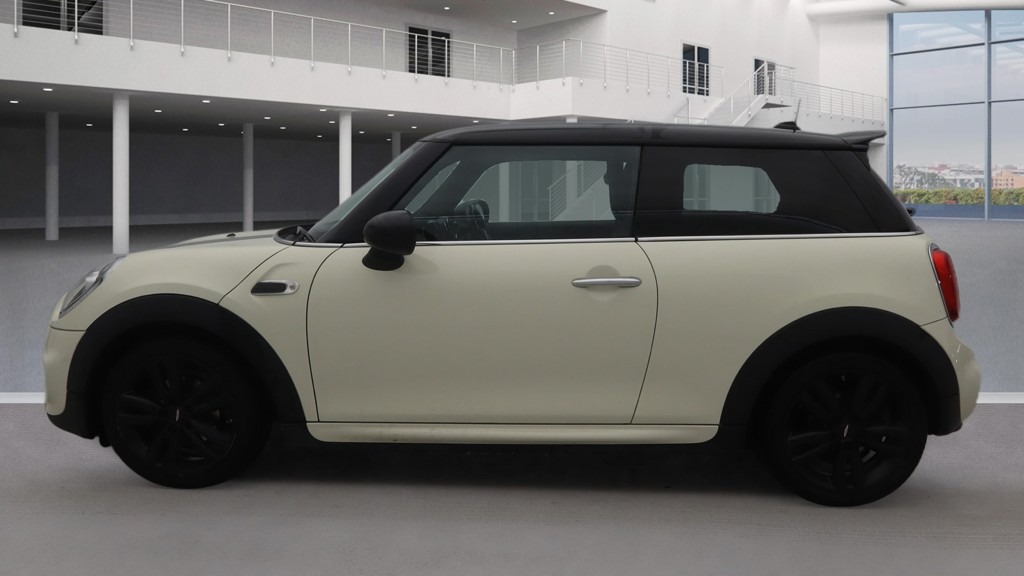 Used MINI Hatch 2018 for sale - 77492850: Photo 2