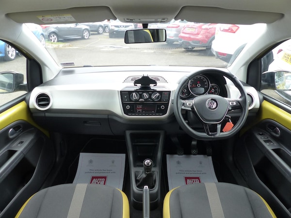 Used Volkswagen up! 2016 for sale - 66846277: Photo 3