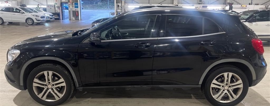 Used Mercedes-Benz GLA 2015 for sale - 77125887: Photo 2