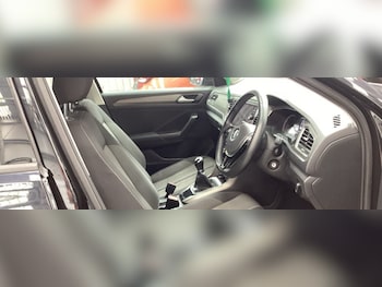 Used Volkswagen T-Roc 2020 for sale - 79240986: Photo
