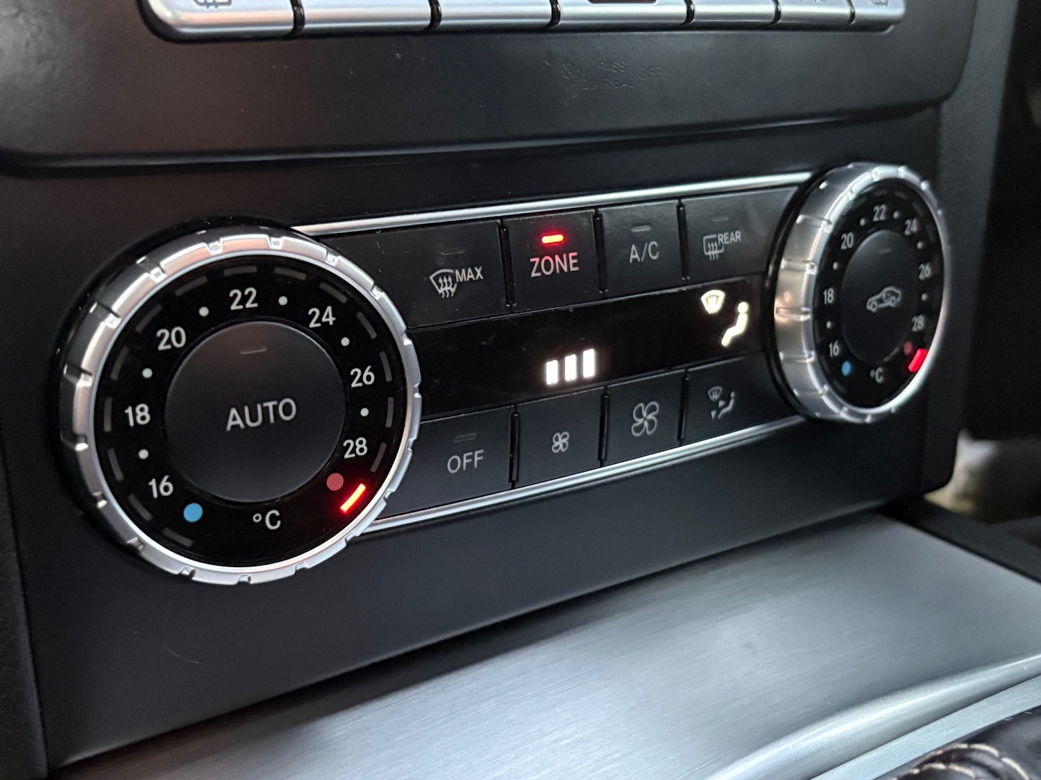 Used Mercedes-Benz C Class 2015 for sale - 76919236: Photo 35