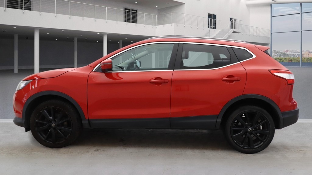 Used Nissan Qashqai 2014 for sale - 77516165: Photo 2