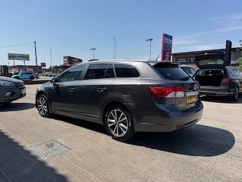 Used Toyota Avensis 2012 for sale - 79355324: Photo