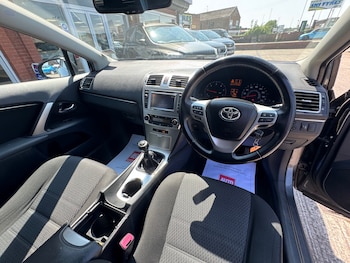 Used Toyota Avensis 2012 for sale - 79355324: Photo
