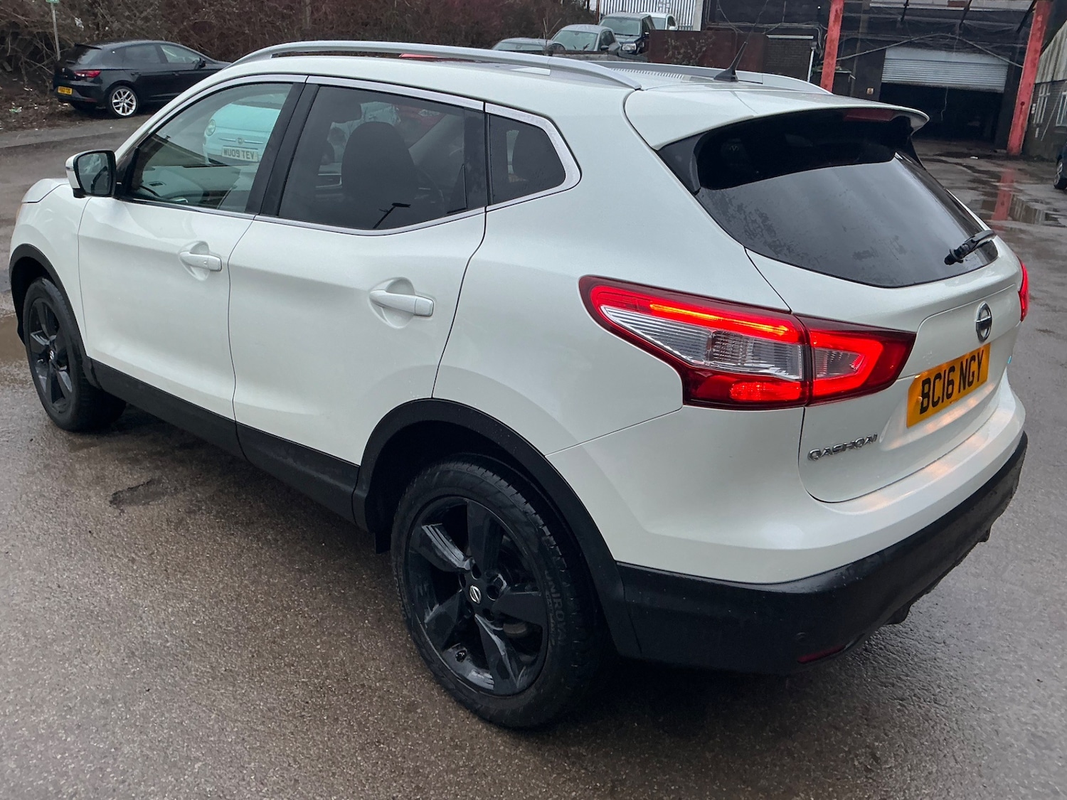 Used Nissan Qashqai 2016 for sale - 77298596: Photo 2