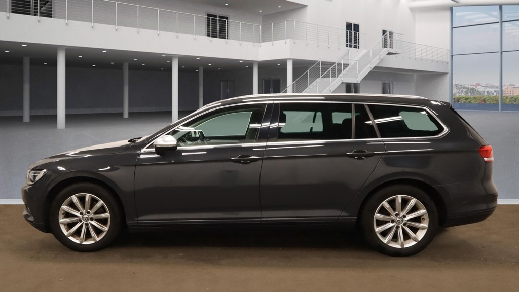 Used Volkswagen Passat 2018 for sale - 76437335: Photo 2