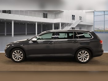 Used Volkswagen Passat 2018 for sale - 76437335: Photo