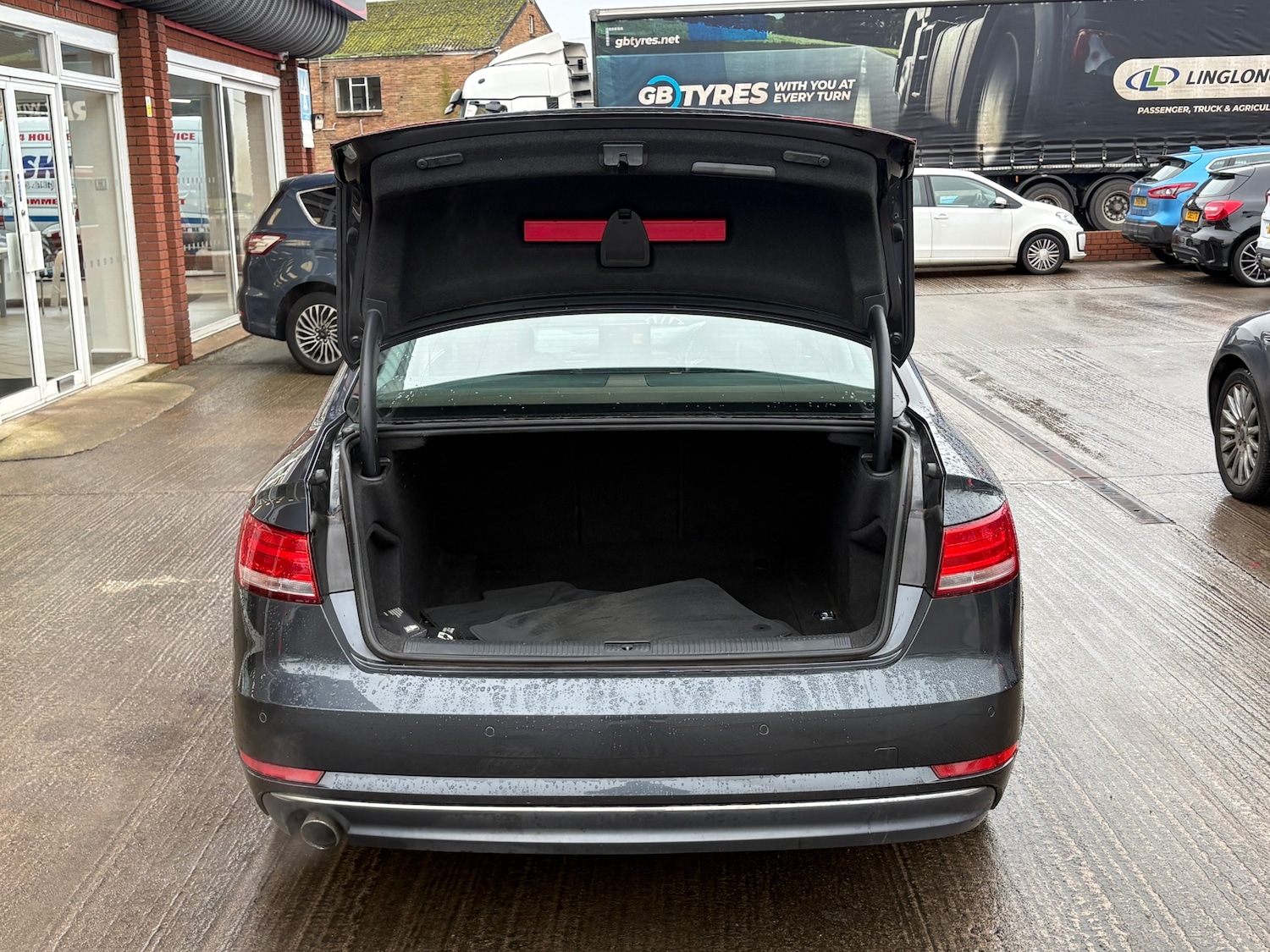 Used Audi A4 2016 for sale - 76221658: Photo 23