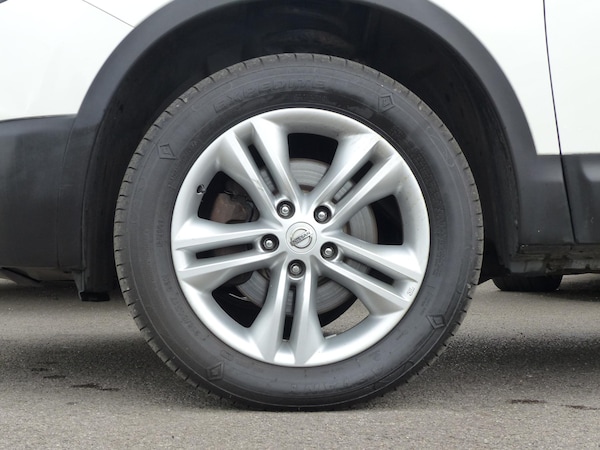 Used Nissan Qashqai 2013 for sale - 62330309: Photo 17