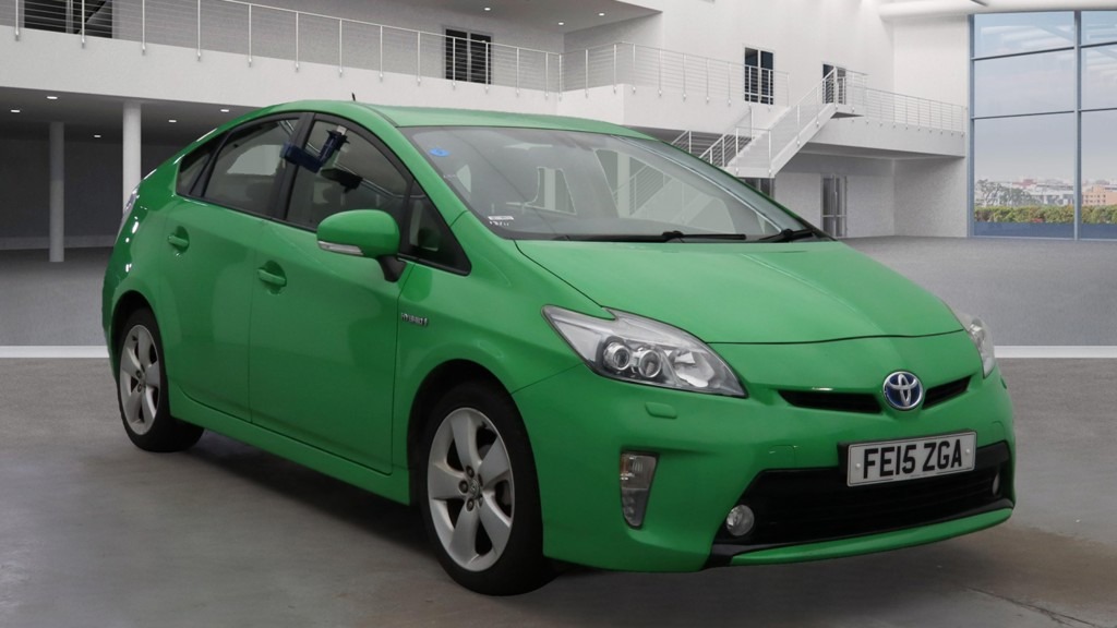 Used Toyota Prius 2015 for sale - 76599990: Photo 1