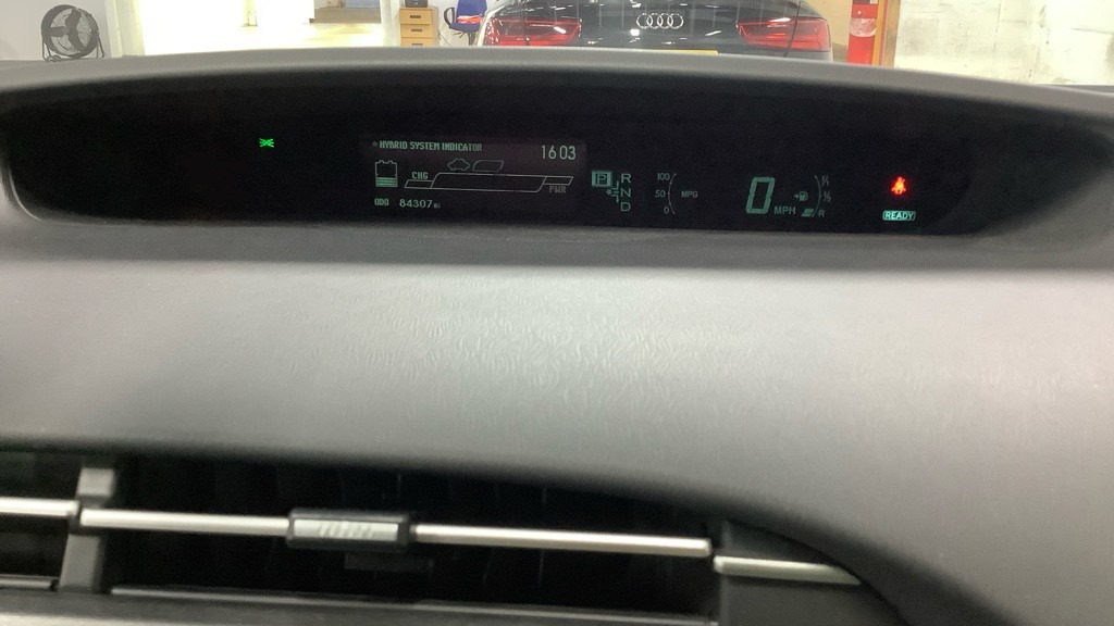 Used Toyota Prius 2015 for sale - 76599990: Photo 10