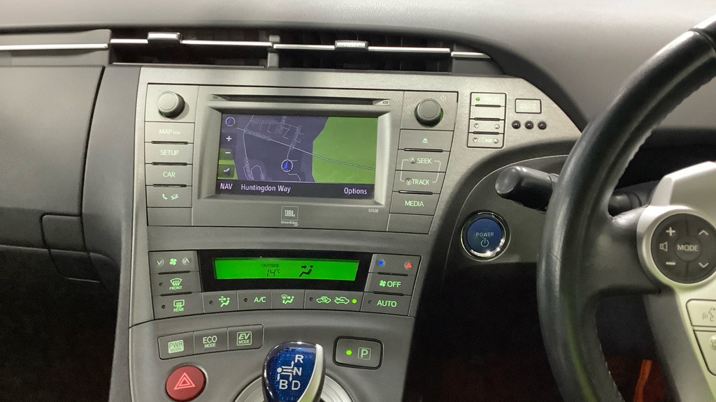 Used Toyota Prius 2015 for sale - 76599990: Photo 4