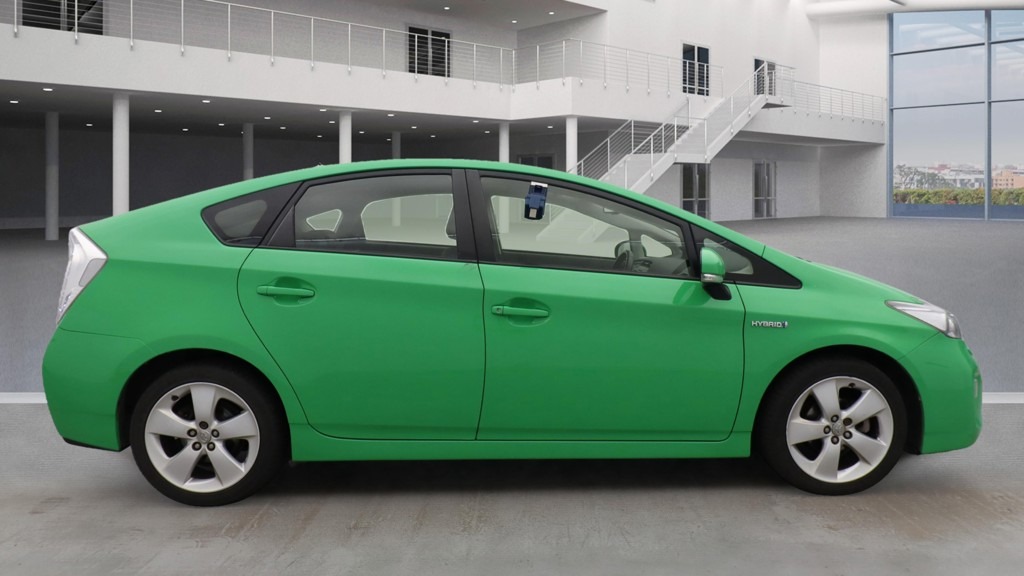 Used Toyota Prius 2015 for sale - 76599990: Photo 5