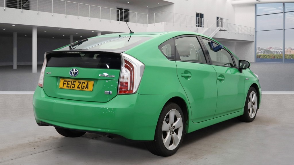 Used Toyota Prius 2015 for sale - 76599990: Photo 8