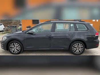 Used Volkswagen Golf 2017 for sale - 76517793: Photo