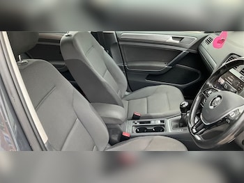 Used Volkswagen Golf 2017 for sale - 76517793: Photo