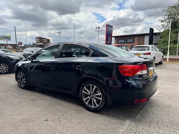 Used Toyota Avensis 2013 for sale - 79596369: Photo