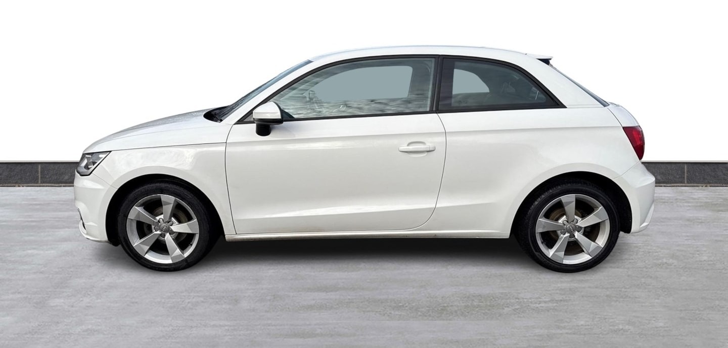 Used Audi A1 2015 for sale - 76854720: Photo 2