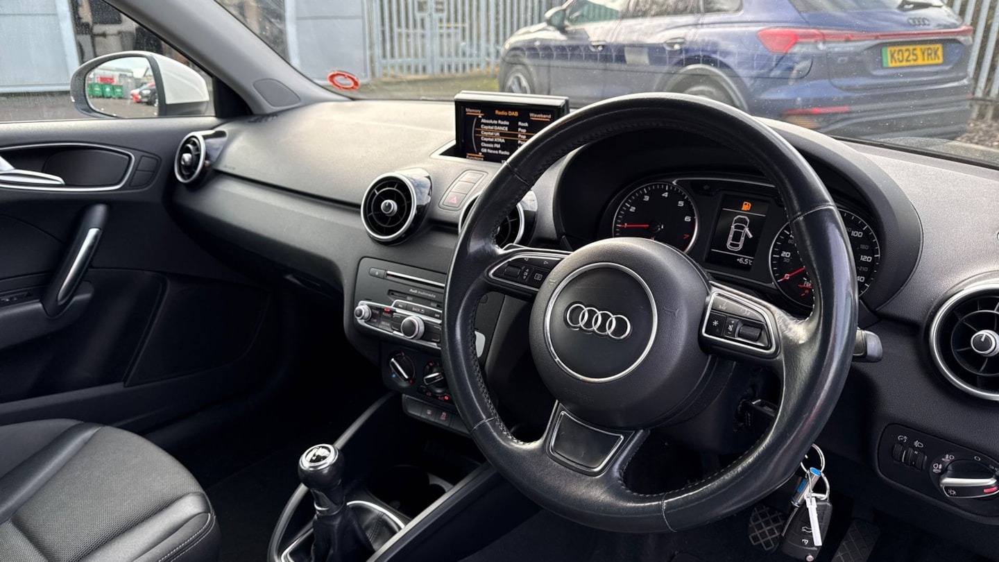 Used Audi A1 2015 for sale - 76854720: Photo 5