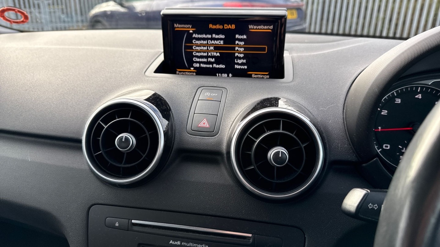 Used Audi A1 2015 for sale - 76854720: Photo 6