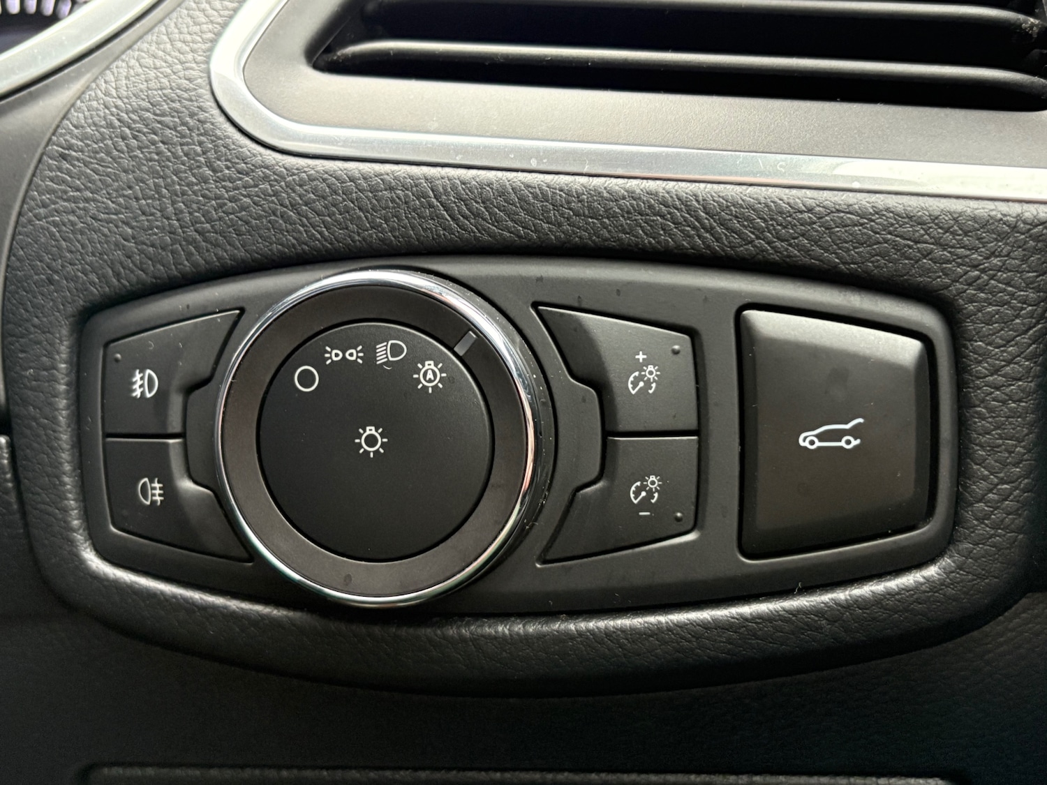 Used Ford S-Max 2018 for sale - 76640454: Photo 26