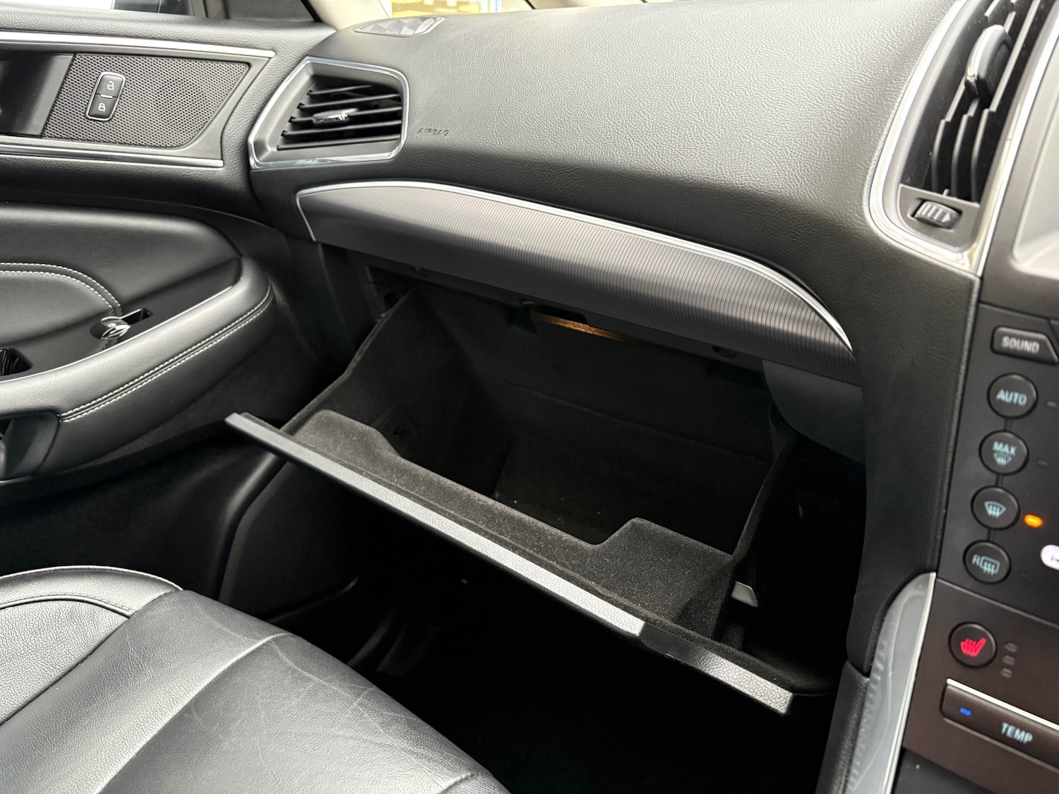 Used Ford S-Max 2018 for sale - 76640454: Photo 27