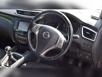 Used Nissan Qashqai 2017 for sale - 79392093: Photo