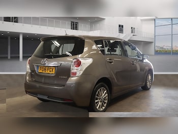 Used Toyota Verso 2016 for sale - 75468679: Photo