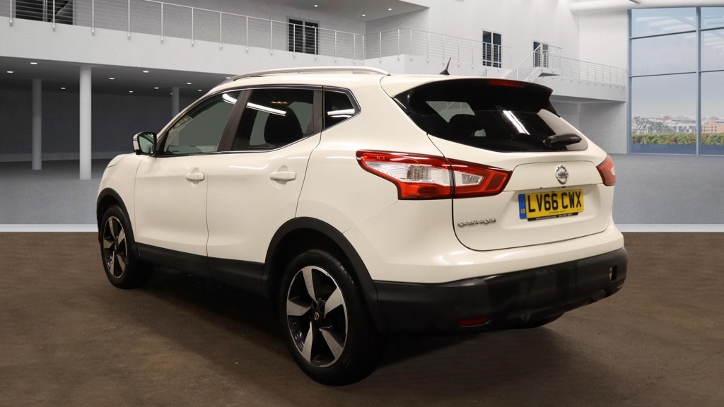 Used Nissan Qashqai 2016 for sale - 77579610: Photo 2