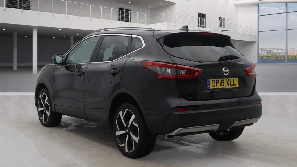 Used Nissan Qashqai 2018 for sale - 77675627: Photo 2