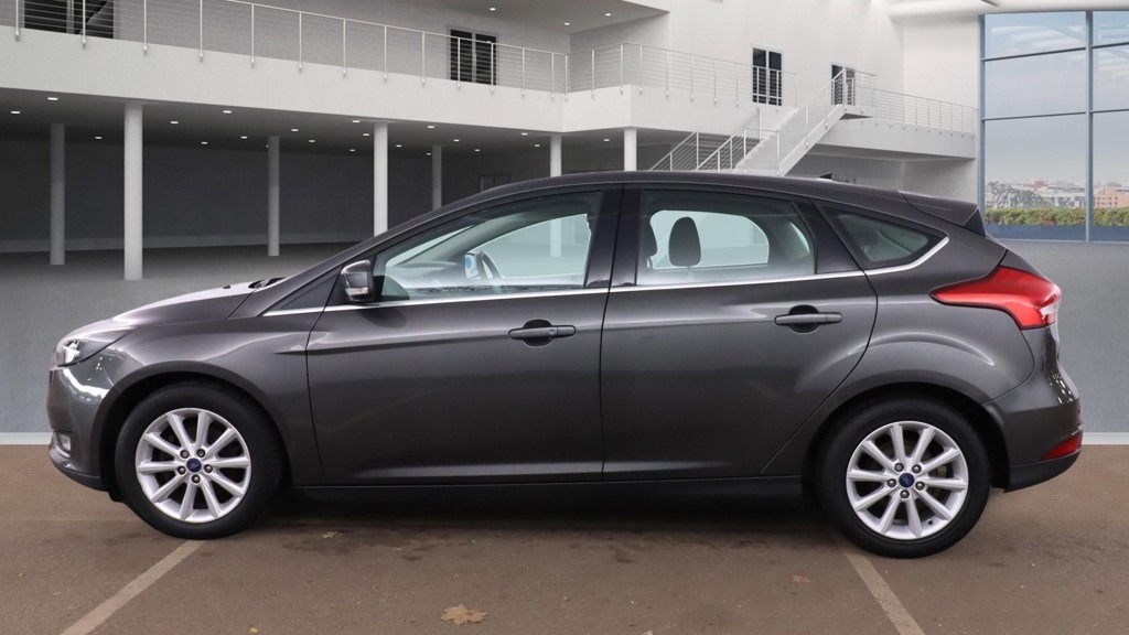 Used Ford Focus 2016 for sale - 76426417: Photo 2