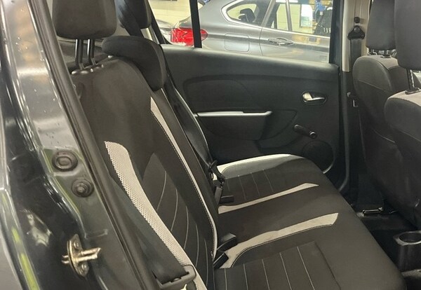 Used Dacia Sandero Stepway 2019 for sale - 75701505: Photo 9
