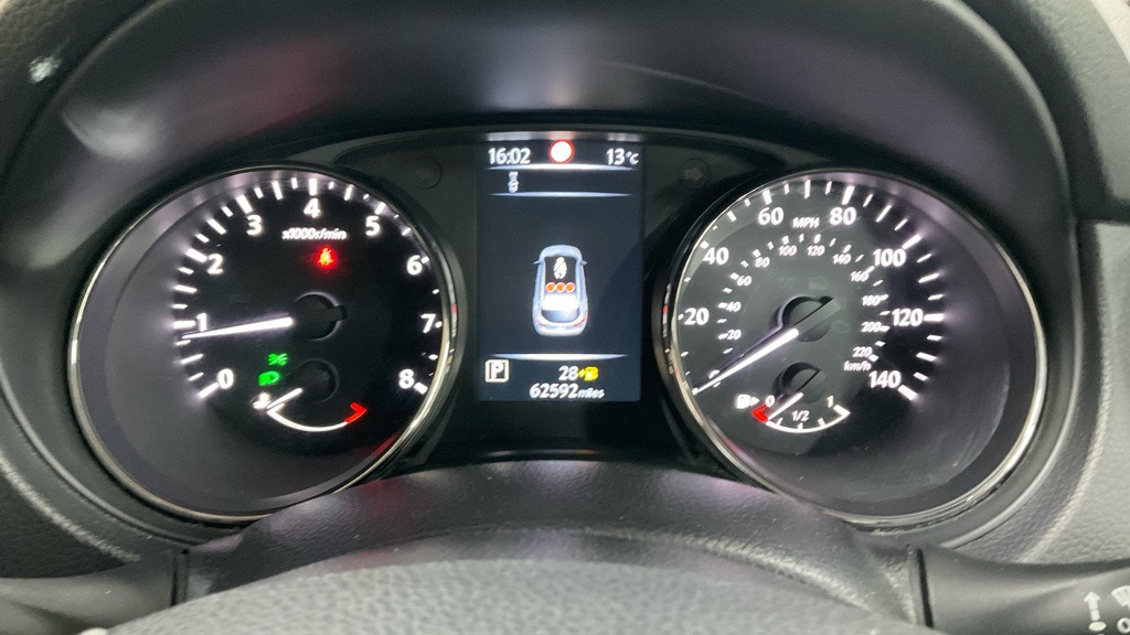 Used Nissan Qashqai 2016 for sale - 77688630: Photo 9