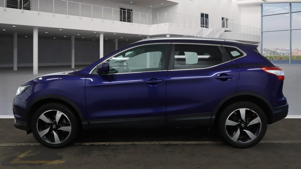 Used Nissan Qashqai 2015 for sale - 77148552: Photo 2