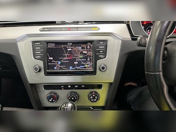 Used Volkswagen Passat 2015 for sale - 77326519: Photo