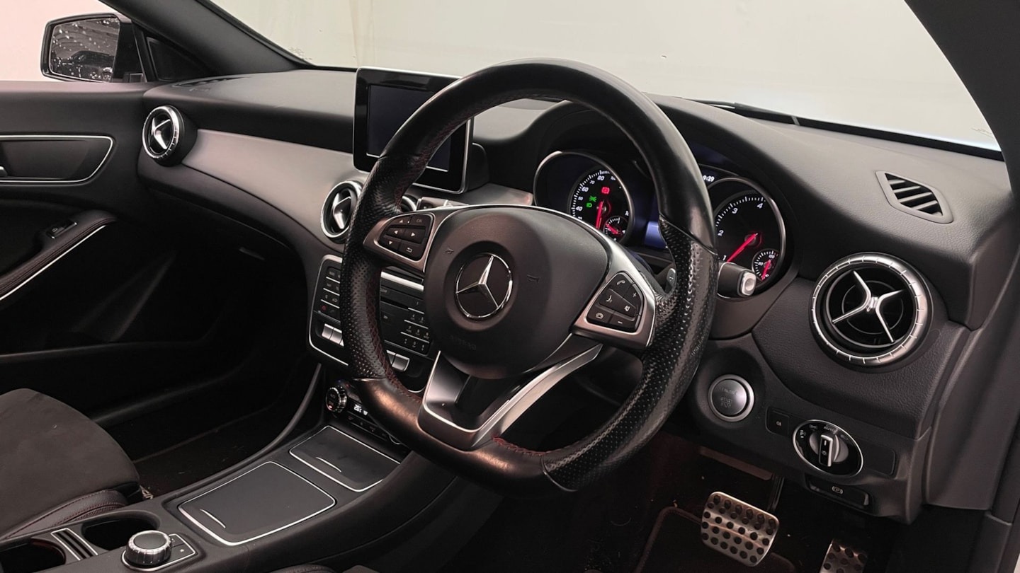 Used Mercedes-Benz CLA 2017 for sale - 76948761: Photo 3