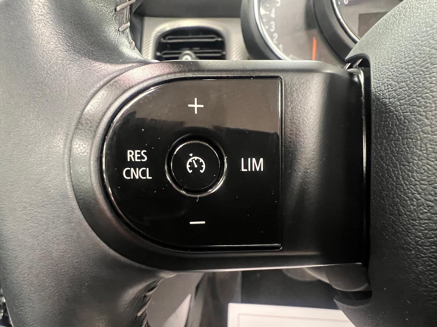 Used MINI Convertible 2022 for sale - 76453146: Photo 24