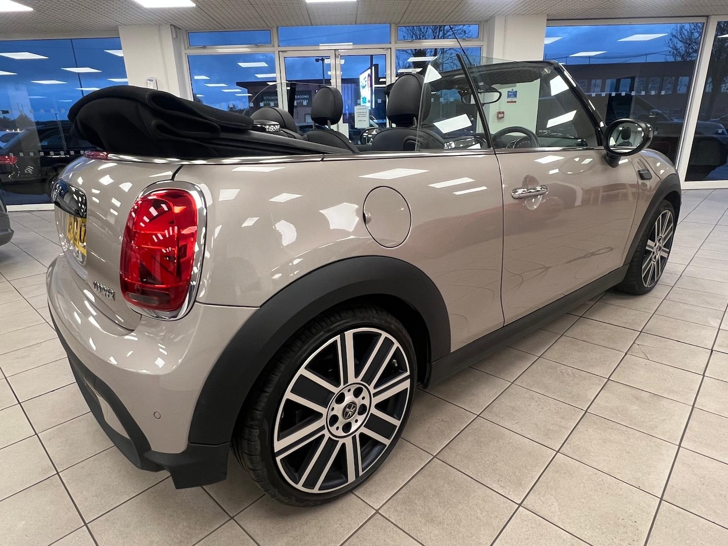 Used MINI Convertible 2022 for sale - 76453146: Photo 6