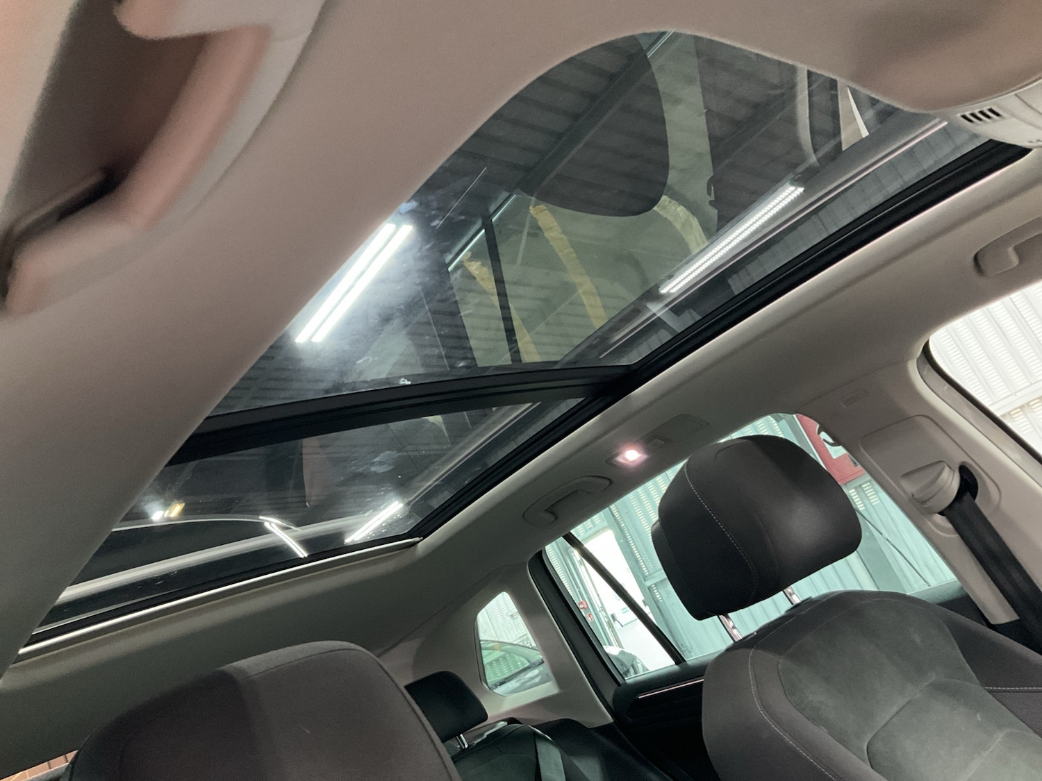 Used Volkswagen Tiguan 2018 for sale - 77688961: Photo 3