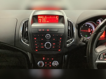 Used Vauxhall Zafira 2015 for sale - 77220295: Photo