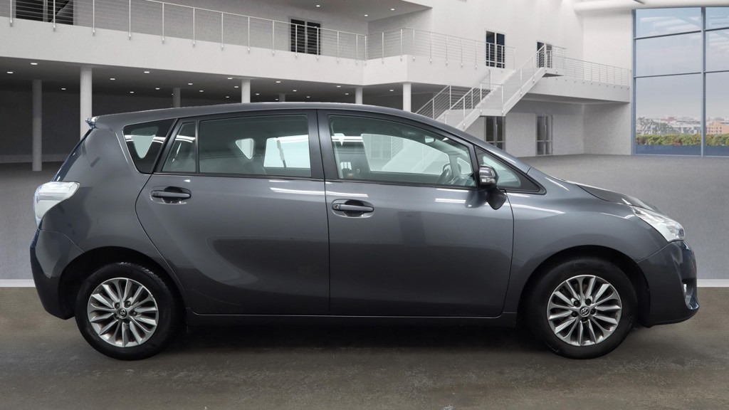Used Toyota Verso 2016 for sale - 76532160: Photo 1