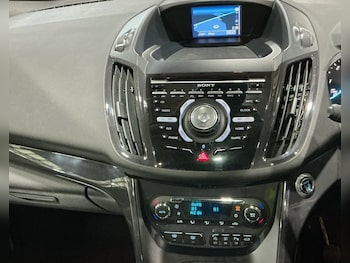 Used Ford Kuga 2015 for sale - 77353982: Photo