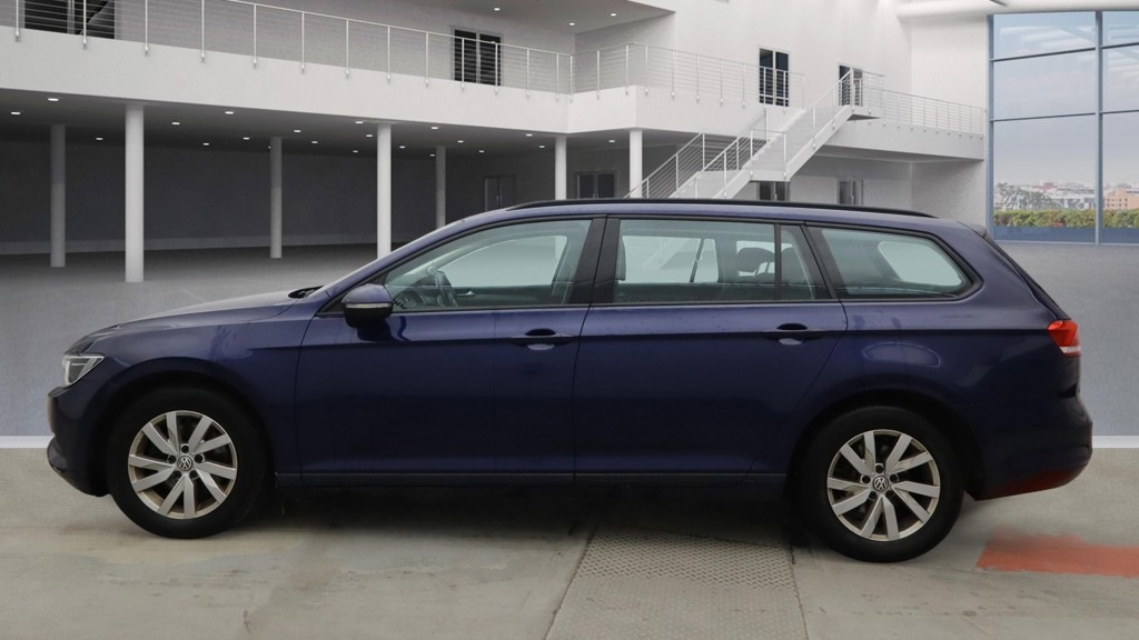 Used Volkswagen Passat 2019 for sale - 76807081: Photo 2